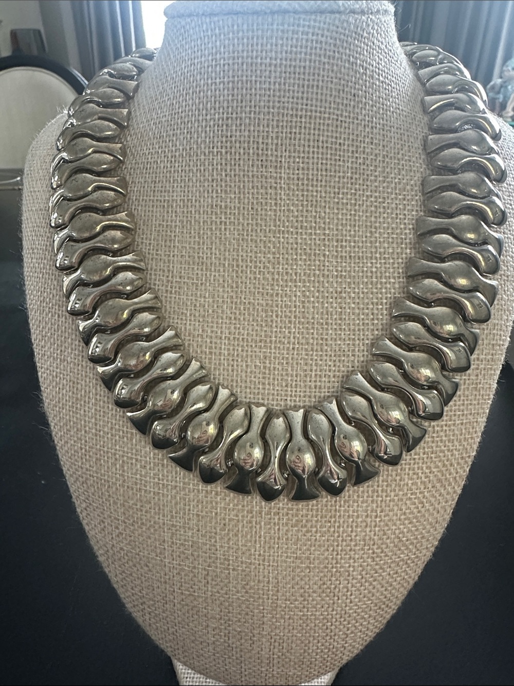 Napier Silver-Tone Sculpted Link Collar Necklace circa 1960’s .